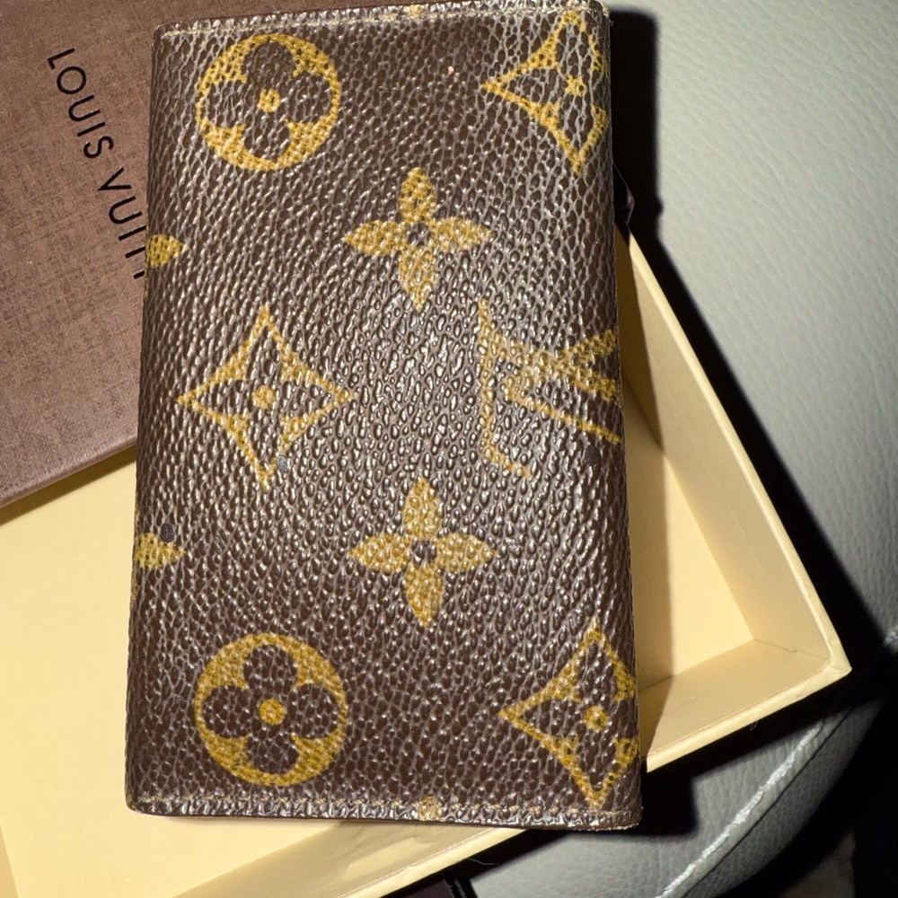 Louis Vuitton Brown and Tan Monogram six  Key Pouch - Picture 3 of 9
